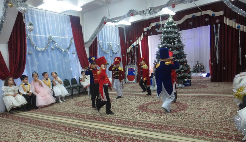 Жаңа жылдық ертеңгілік ересек топ "Қалампыр"