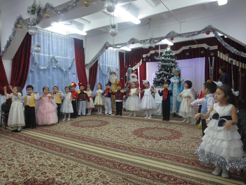 Жаңа жылдық ертеңгілік ересек топ "Қалампыр"