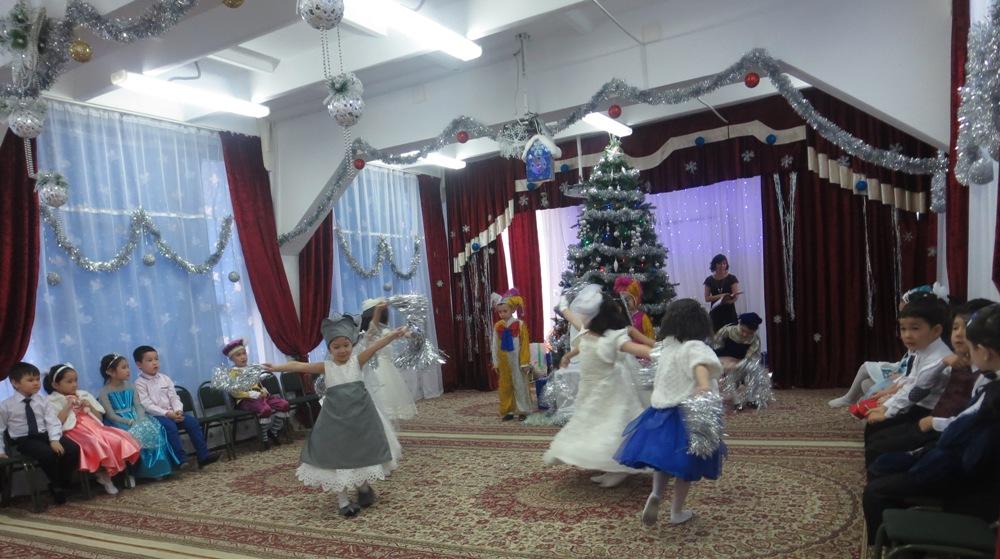 Жаңа жылдық ертеңгілік мектепалды даярлық топ "Бәйшешек"