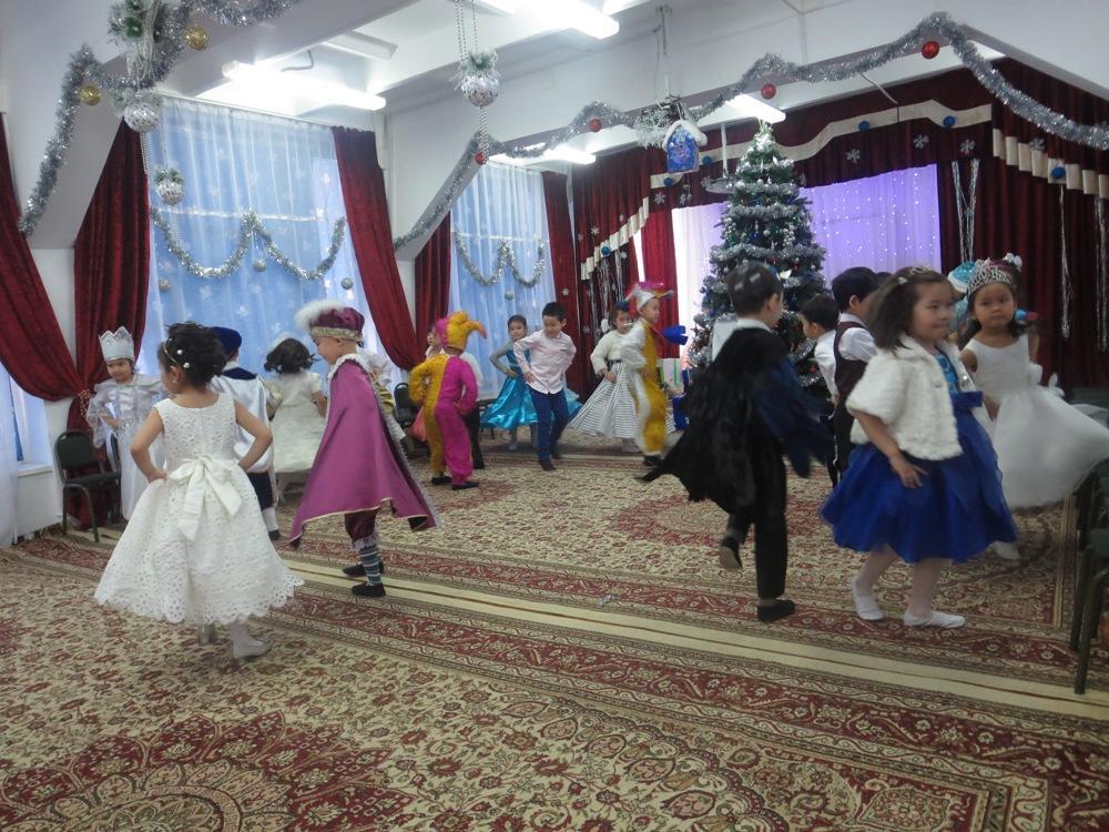 Жаңа жылдық ертеңгілік мектепалды даярлық топ "Бәйшешек"
